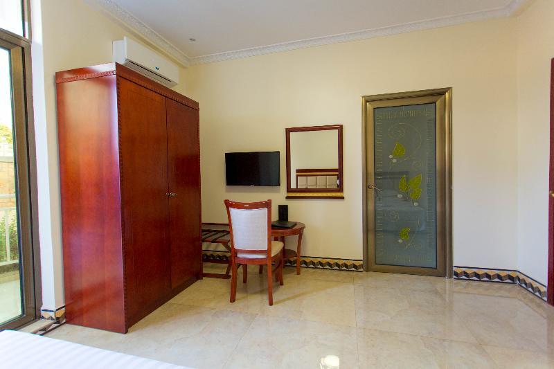 Dove Hotel Kigali Bagian luar foto