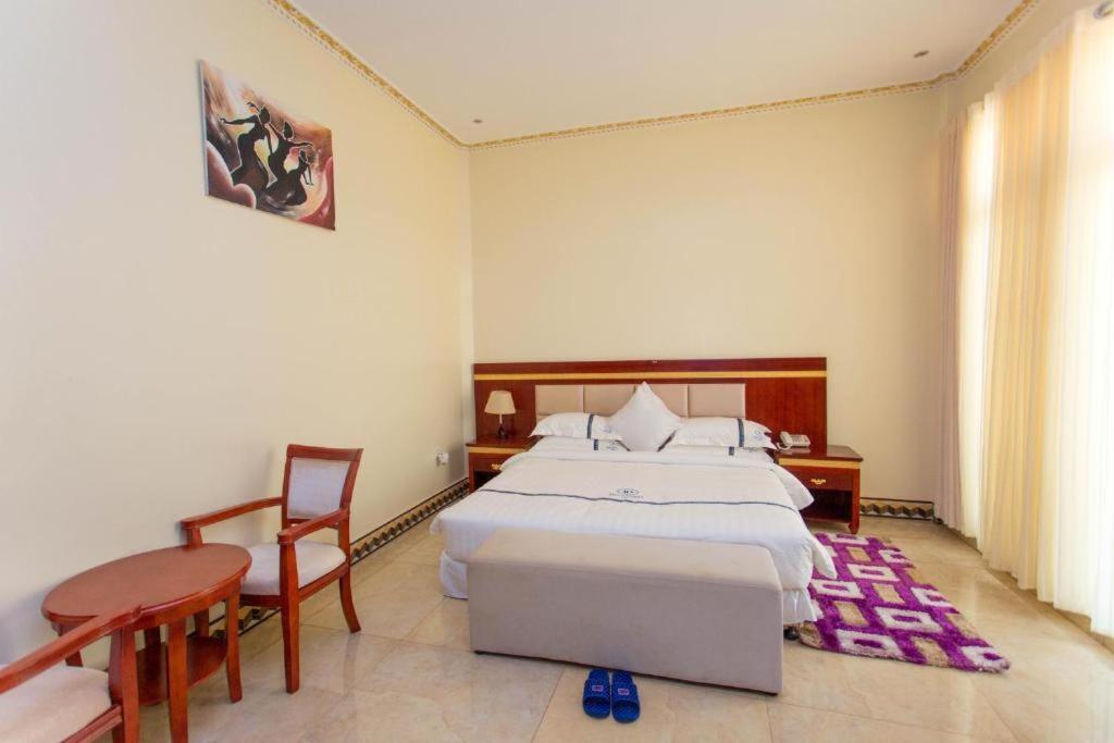 Dove Hotel Kigali Bagian luar foto